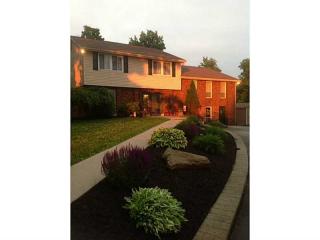 1020 Timber Ridge Dr, Pittsburgh, PA 15239-1640