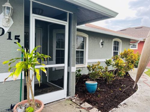 4015 14th St, Lehigh Acres, FL 33972-2708
