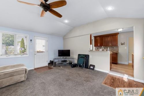 23 Victory Pl, East Brunswick NJ  08816-2232 exterior