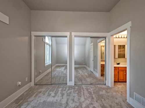 5 Ridgemead Fields Dr, Verona PA  15147-3849 exterior