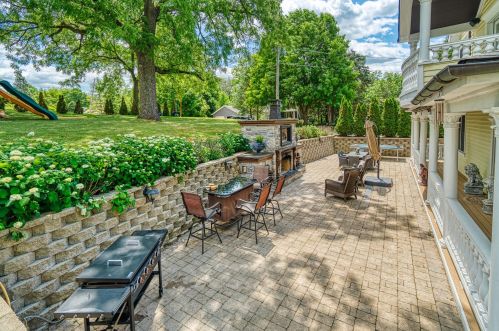 233 Darwin St, Lake Geneva WI  53147-2012 exterior