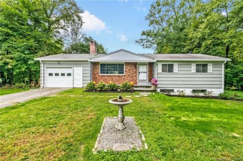 72 Langstroth Dr, Ridgefield, CT 06877-1308