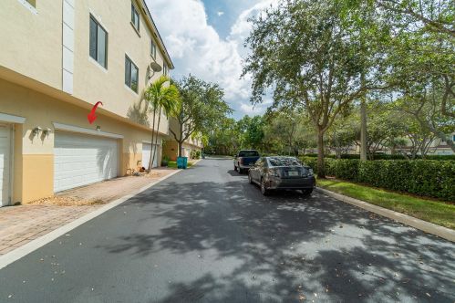 2870 Oasis Dr, Boynton Beach FL  33426-8665 exterior