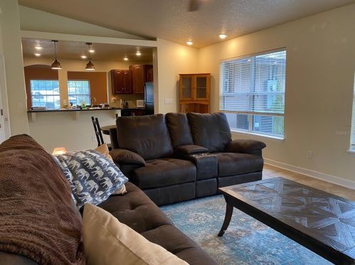 1011 Orange Ave, Tavares FL  32778-2339 exterior