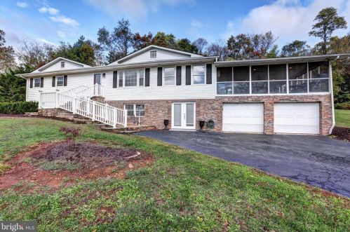 36448 Main St, Purcellville, VA 20132-3525