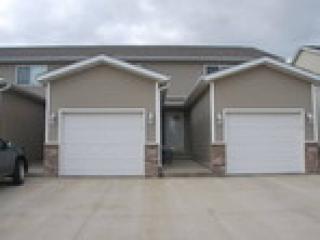678 Secretariat Dr, Fairfax, IA 52228-4725