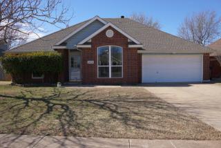 2431 Hills Dr, Oklahoma City, OK 73160-8945