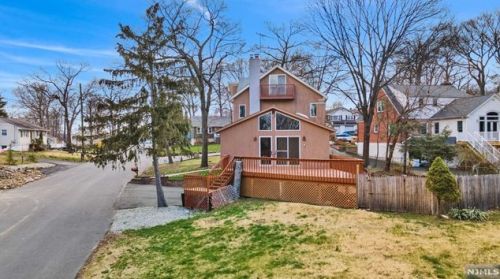 17 Hickory Dr, Oakland NJ  07436-2519 exterior