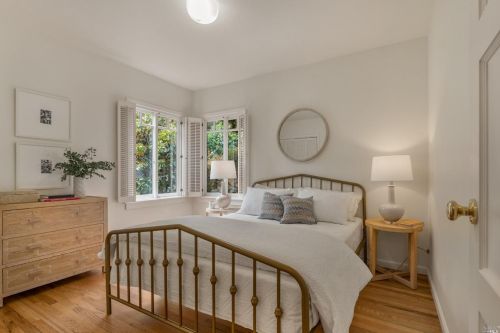 1095 Pine Tree Ln, Sebastopol CA  95472-2681 exterior