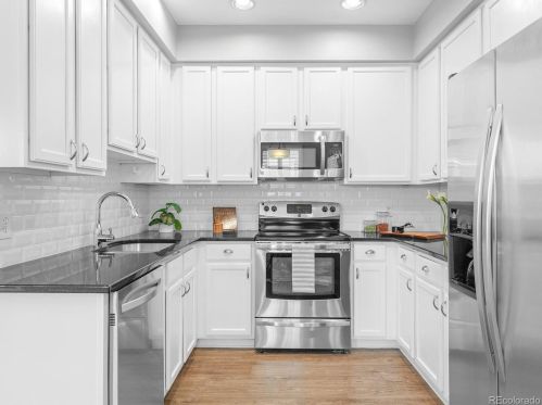 2703 Roslyn St, Denver CO 80237-2112 exterior