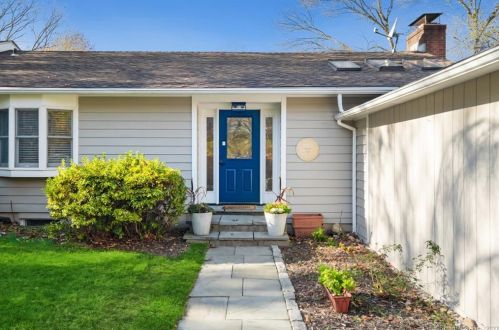 272 Old Grumman Hill Rd, Wilton CT  06897-4647 exterior