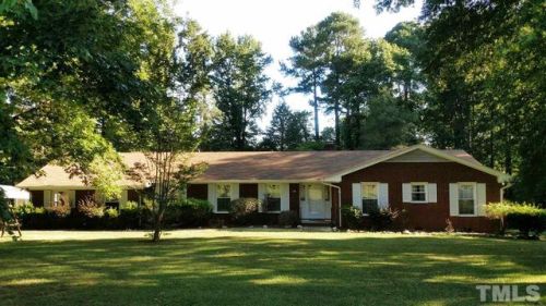 204 Chariot Dr, Sanford, NC 27330-7645