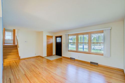 4609 90th St, Minneapolis, MN 55437-1816