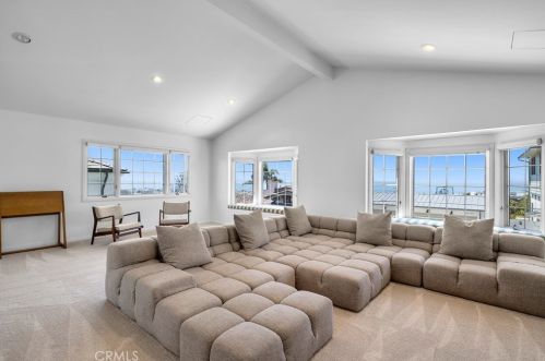 700 John St, Manhattan Beach CA  90266-5838 exterior