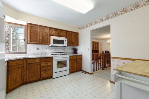 5759 Donegal Dr, Saint Paul MN 55126-3701 exterior