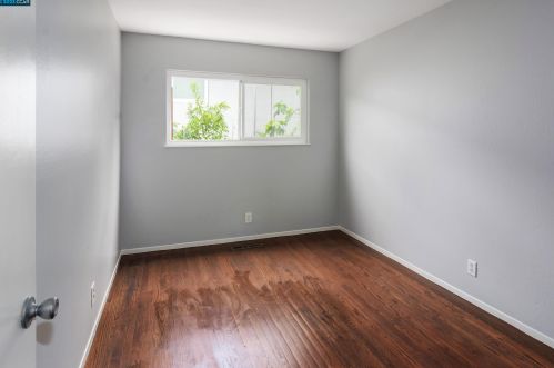 1175 Mcdonald Dr, Pinole CA  94564-2501 exterior