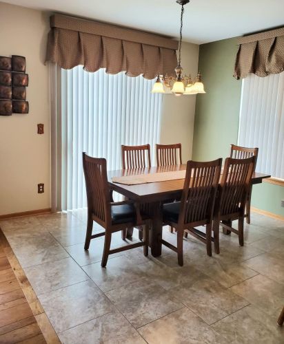 1257 Sandpiper Dr, Oconomowoc, WI 53066-2364