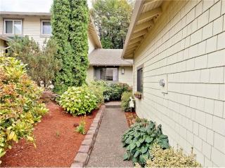 2712 174th Ave, Redmond, WA 98052-6220