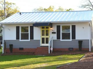 803 Mckimmon Rd, Fayetteville NC  28303-4311 exterior