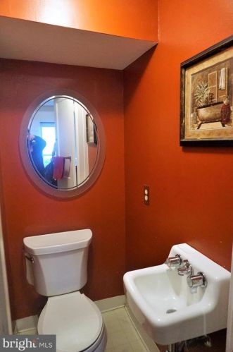 527 Latona Ave, Trenton NJ 08618-2439 exterior