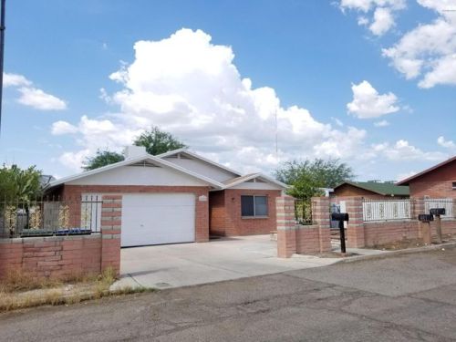 445 Wilcox Ln, Tucson, AZ 85705-4755