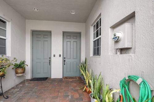 4 Nottingham Pl, Boynton Beach, FL 33426-8427