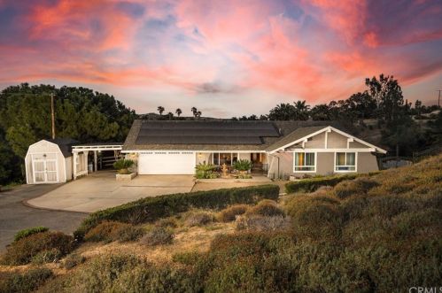 15862 Golden Star Ave, Riverside, CA 92506-5712