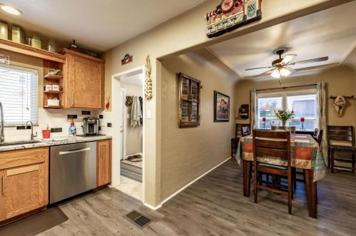 956 J St, Los Banos CA  93635-4321 exterior