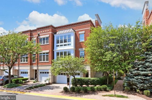 12131 Chancery Station Cir, Herndon, VA 20190-5800