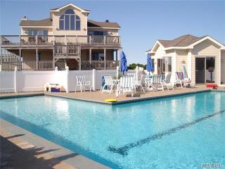 6 Widgeon Way, West Hampton Beach NY  11978-2940 exterior