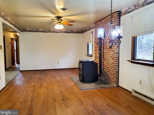 65 Ream Rd, Ephrata PA  17522-9792 exterior