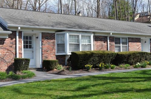 10 Douglas Dr, Brookfield Center, CT 06804-3406