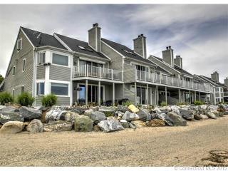 43 Merwin Ave, Milford, CT 06460-7945