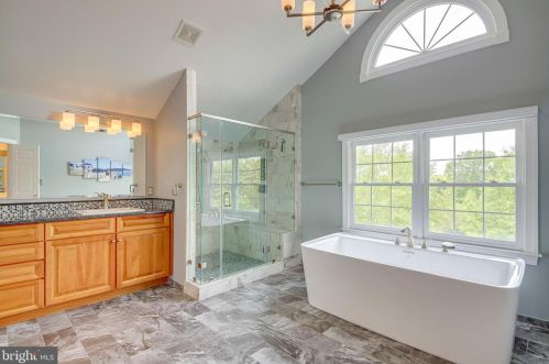 12664 Crabtree Falls Dr, Bristow VA  20136-2161 exterior