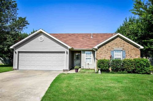 1605 Crepe Myrtle Dr, Jonesboro, AR 72401-7893