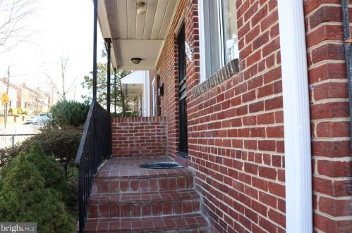 4311 Dubois Pl, Washington, DC 20019-4264