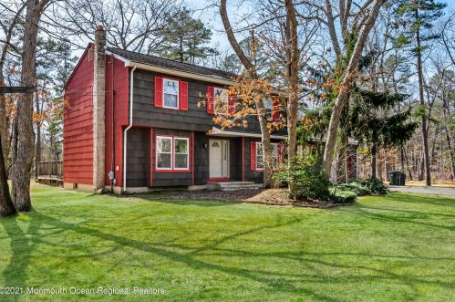 1068 Toms River Rd, Jackson Twp, NJ 08527-5240