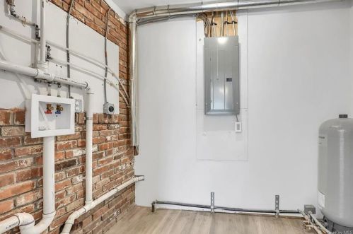 12 Mona Lisa Ln, Warwick NY  10990-2654 exterior