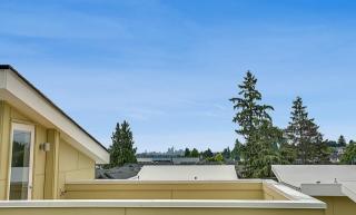 940 97 St, Seattle WA  98106-2961 exterior