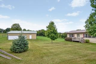 5956 160th Ave, Olin, IA 52320-7693