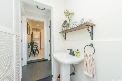 5335 El Camile Ave, Oakland CA  exterior