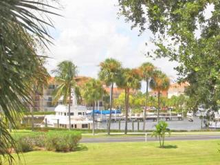 801 Seafarer Cir, Jupiter FL  33477-9046 exterior