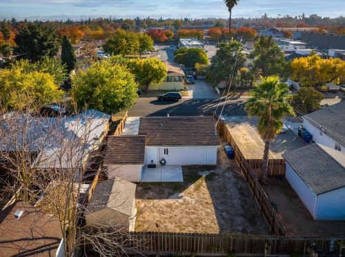 147 Drake Ave, Modesto CA  95350-4518 exterior