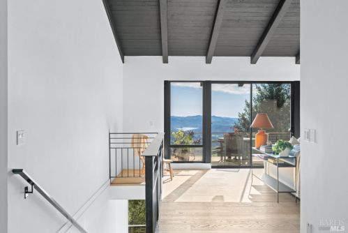 1325 Crestmont Dr, Angwin, CA 94508-9682