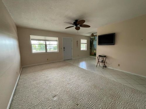 61 Hastings D, West Palm Beach FL  33417-1205 exterior