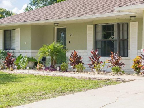 1224 Seagate Dr, Deltona, FL 32725-2227
