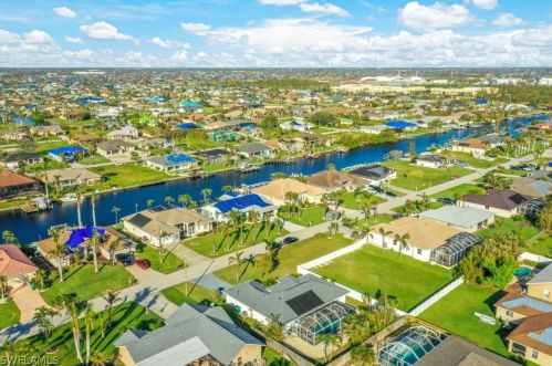 2710 37th St, Cape Coral, FL 33914-4886