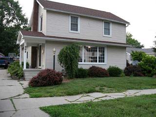 203 Cherry St, Wauseon, OH 43567-1555
