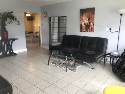 6283 Marsha Ave, Simi Valley, CA 93063-4444