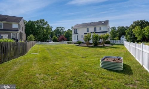 1481 Morris Pond Dr, Locust Grove, VA 22508-2168